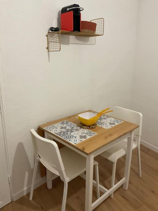Appartement Hyper Centre Climatise Salon-de-Provence Extérieur photo